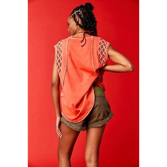 Free People NWOT Table For Two Tee Sleeveless Relaxed Lace‎ Details Coral Large - Picture 1 of 6
